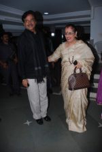 Shatraughan Sinha, Poonam Sinha at Poonam Dhillon_s play U Turn in Bandra, Mumbai on 26th Aug 2012 (57).JPG